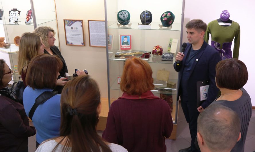 В Доме народов Алтайского края открылась выставка-презентация «Татар мирасы»